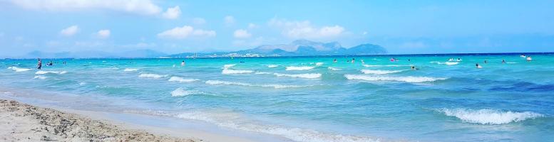 Blick aufs Meer von Playa de Son Bauló in Can Picafort auf Mallorca.