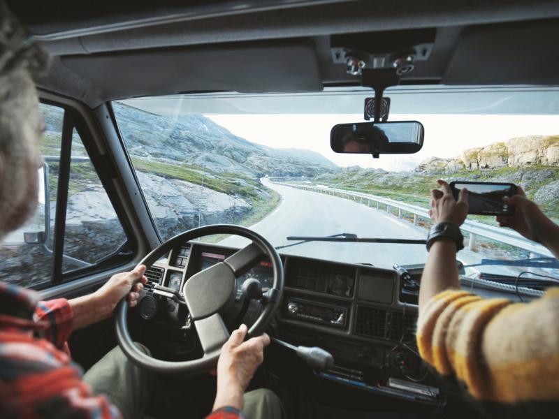 Blick aus Camper auf Straße