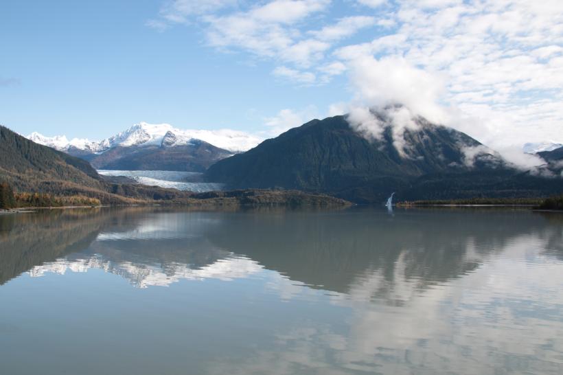 Gletscher und See in Alaska