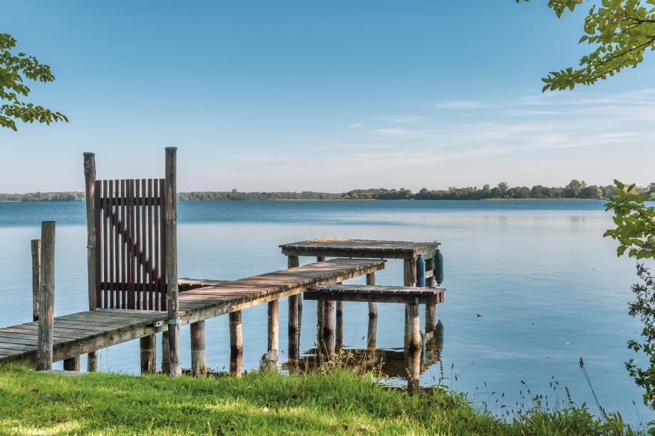 Idyllischer Steg am See