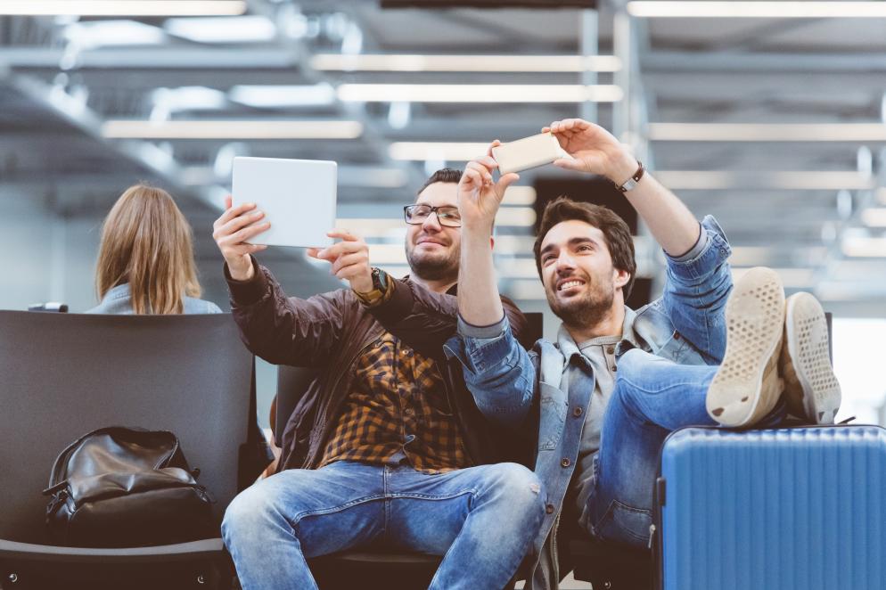 Flughafen, Freunde, Männer, Selfie