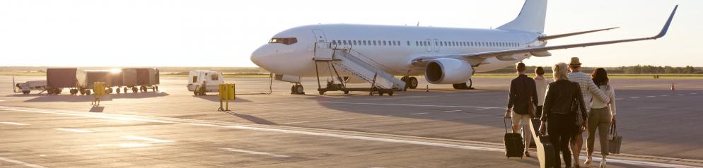 Flugzeug-Sonnenuntergang-Passagiere-Emotion