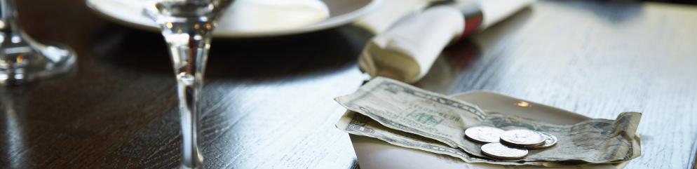 Emotion_Trinkgeld-Knigge final3_GettyImages-78773983