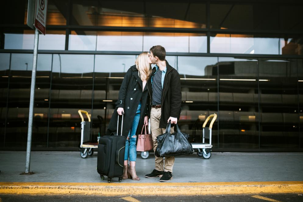 Kiss & Fly, Paar, Flughafen, Kuss