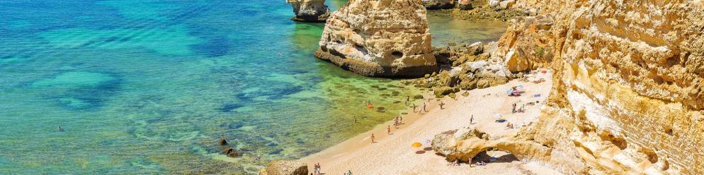 Strand mit Steilküste Strand mit Steilküste