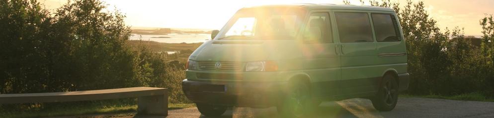 Van im Sonnenuntergang