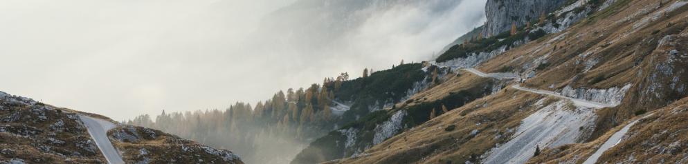 Mangartsattel, Serpentinenstraße, Berge Slowenien
