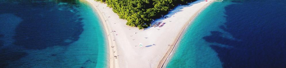 Strand mit Landzunge