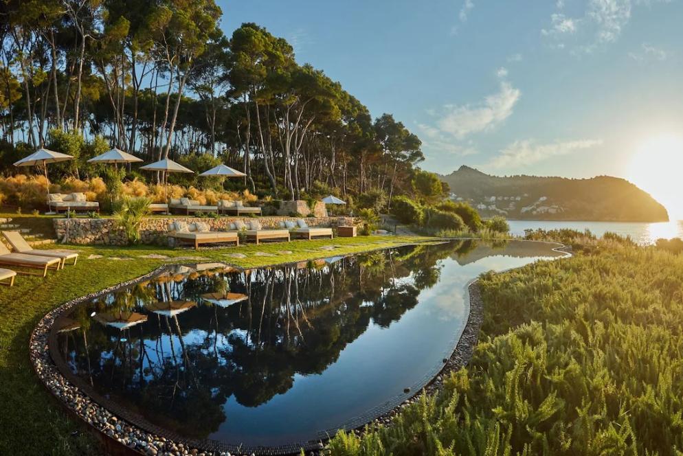 Naturpool direkt am Meer