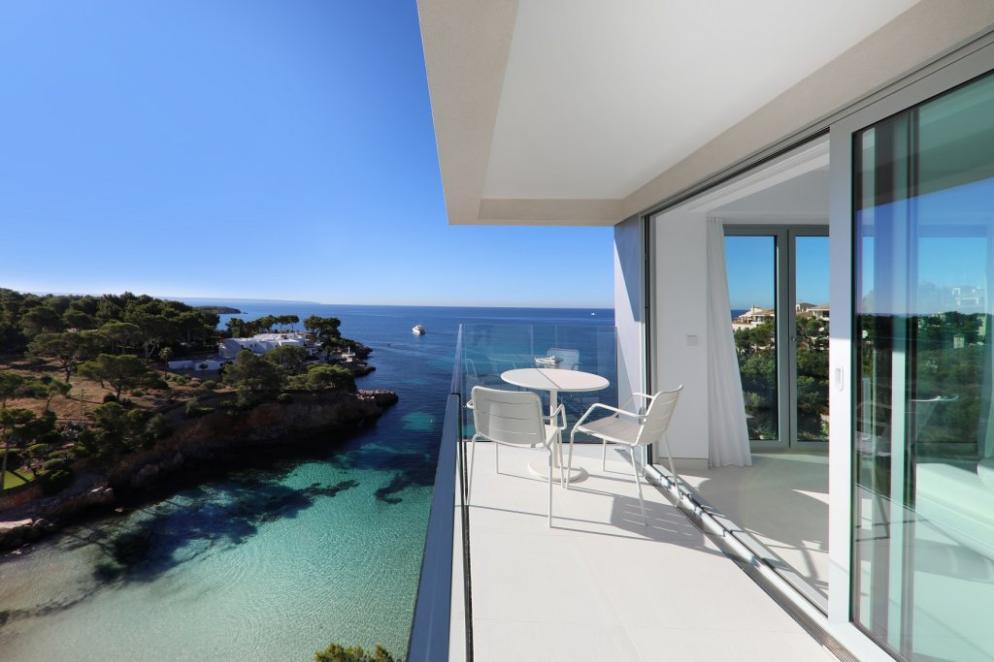 Hotelbalkon mit Meerblick