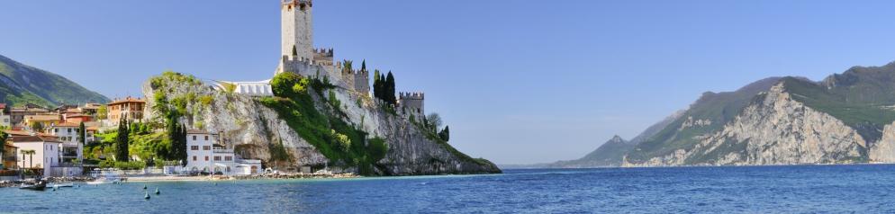 Burg am Seeufer Burg am Seeufer