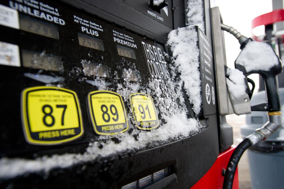 Mietwagen: Tankstelle - Winter