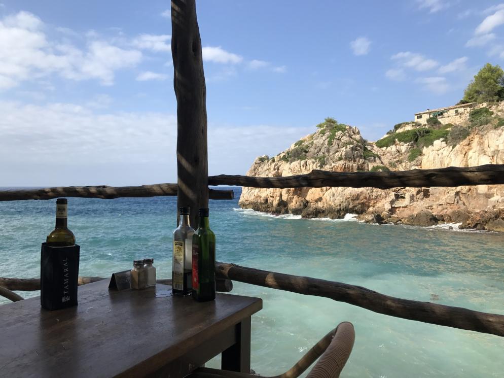 Restaurant mit Meerblick