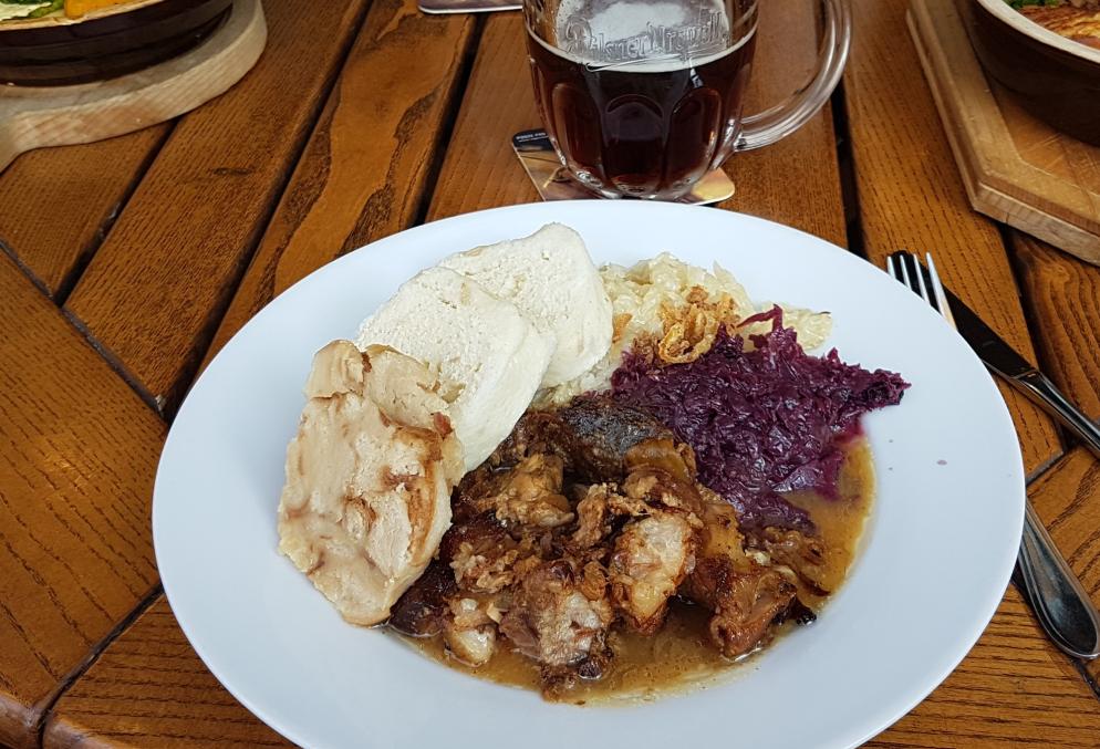 Tschechien: Prag Essen Knödel Gulasch