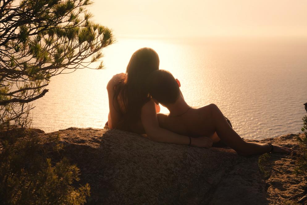 Ibiza: Paar - Sonnenaufgang - Sonnenuntergang