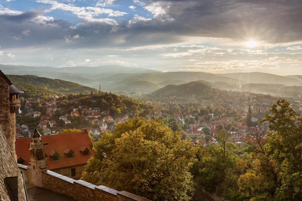 Brocken - Wernigerode Blick über Wernigerode und die umgebende Landschaft.